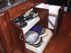 Pull-out trays with side panels